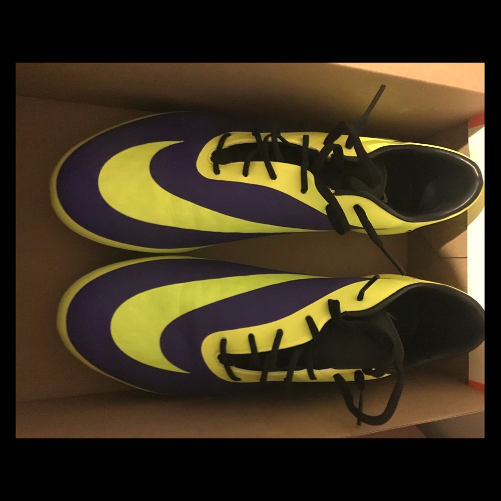 Nike men’s soccer cleats